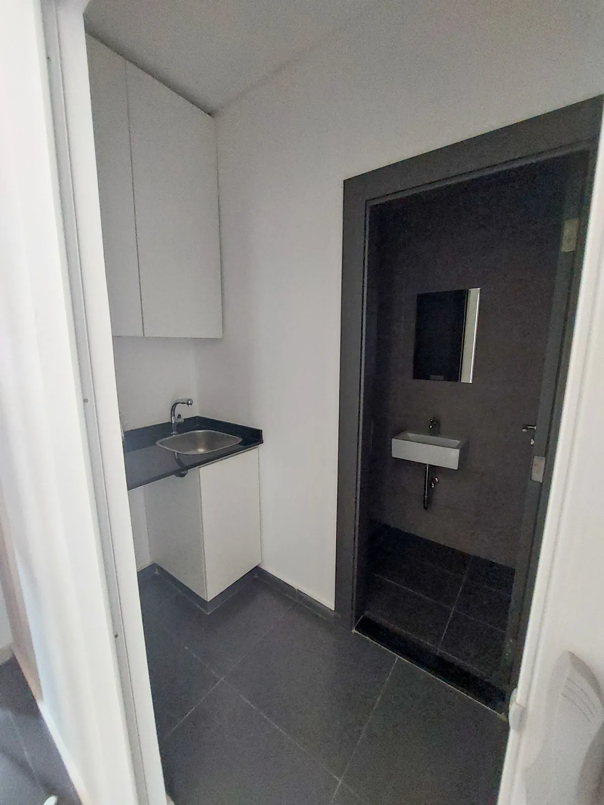 Office for Rent in Bauchrieh, Metn — الصورة 4