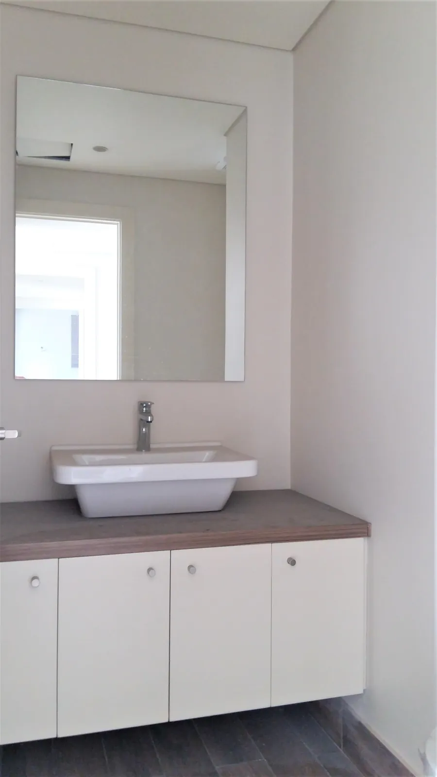 Prime Location Apartment in Achrafieh, Beirut with City View — الصورة 4