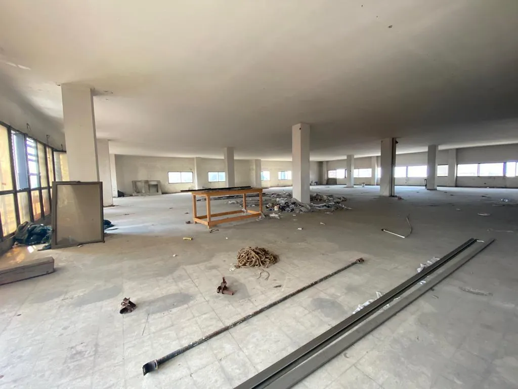 Office/Showroom in Dora, Metn