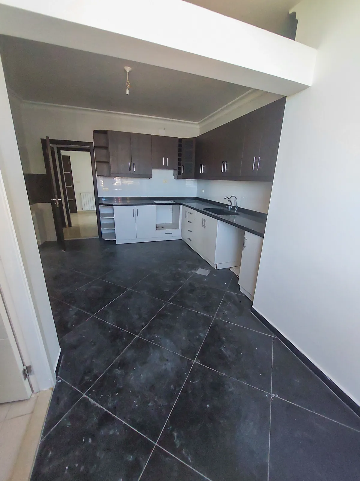 Apartment in Qornet El Hamra, Metn — الصورة 3