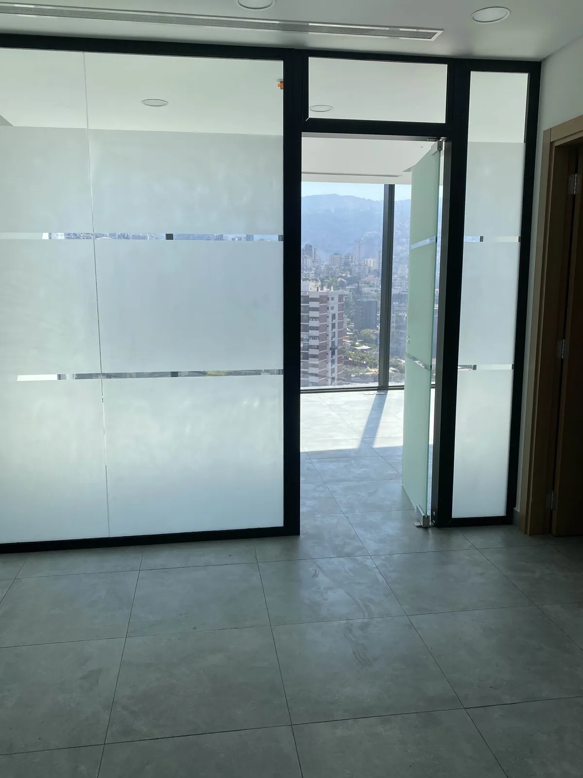 Office for Rent in Antelias, Metn — الصورة 2