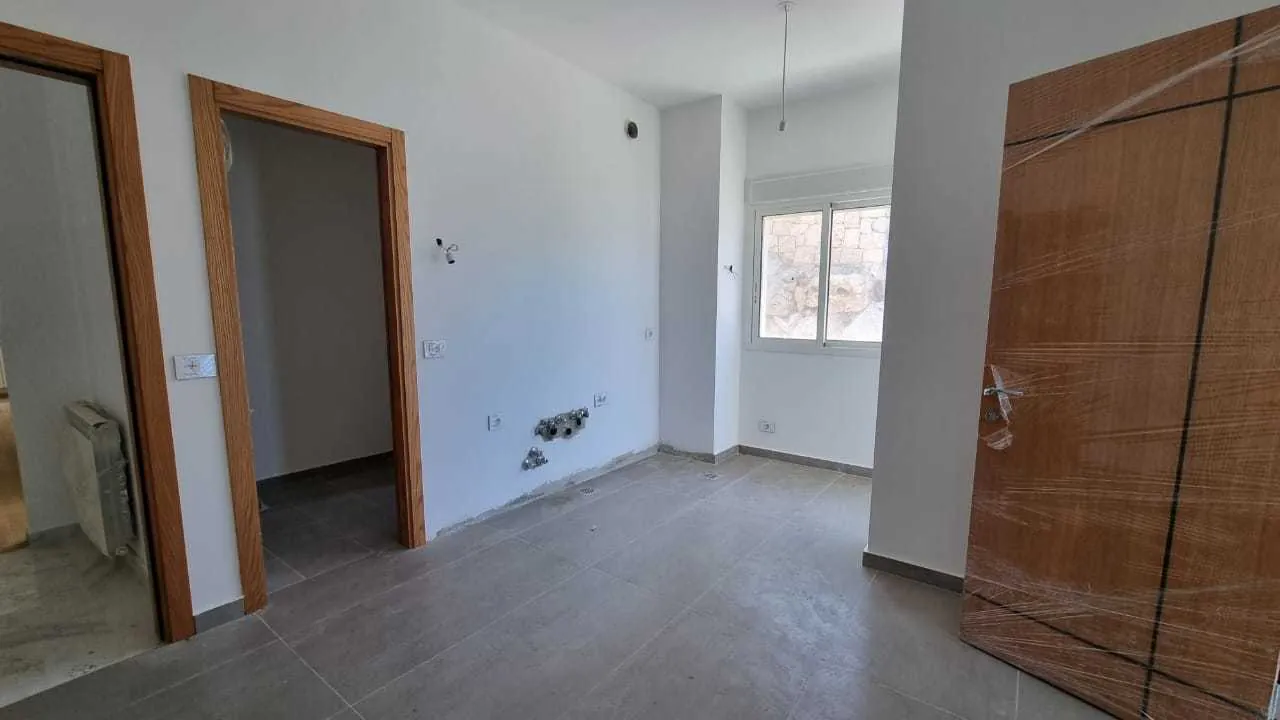 Apartment in Ballouneh, Keserwan — الصورة 4