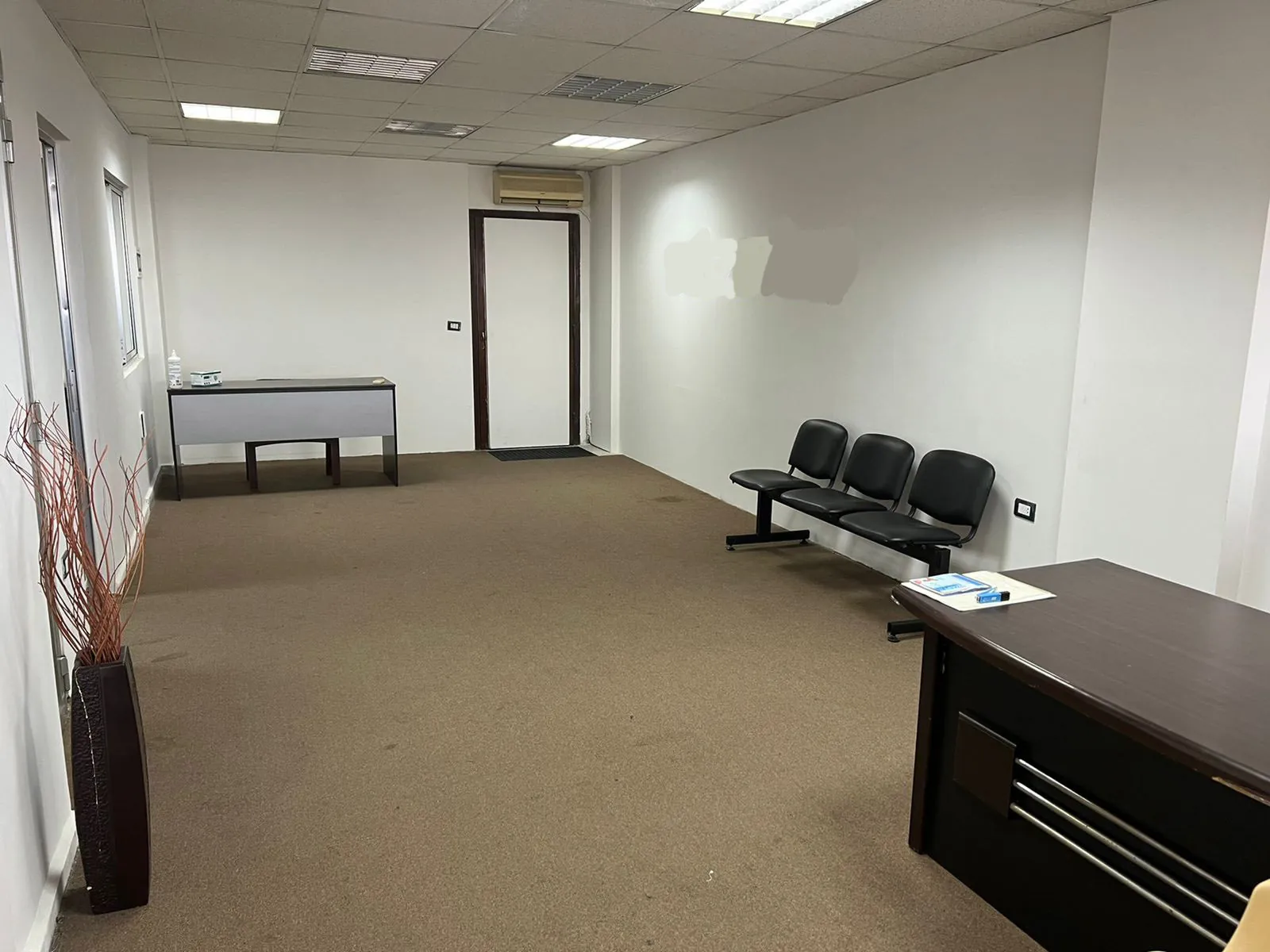 Semi-Furnished Office for Rent in Dora, Metn — الصورة 2