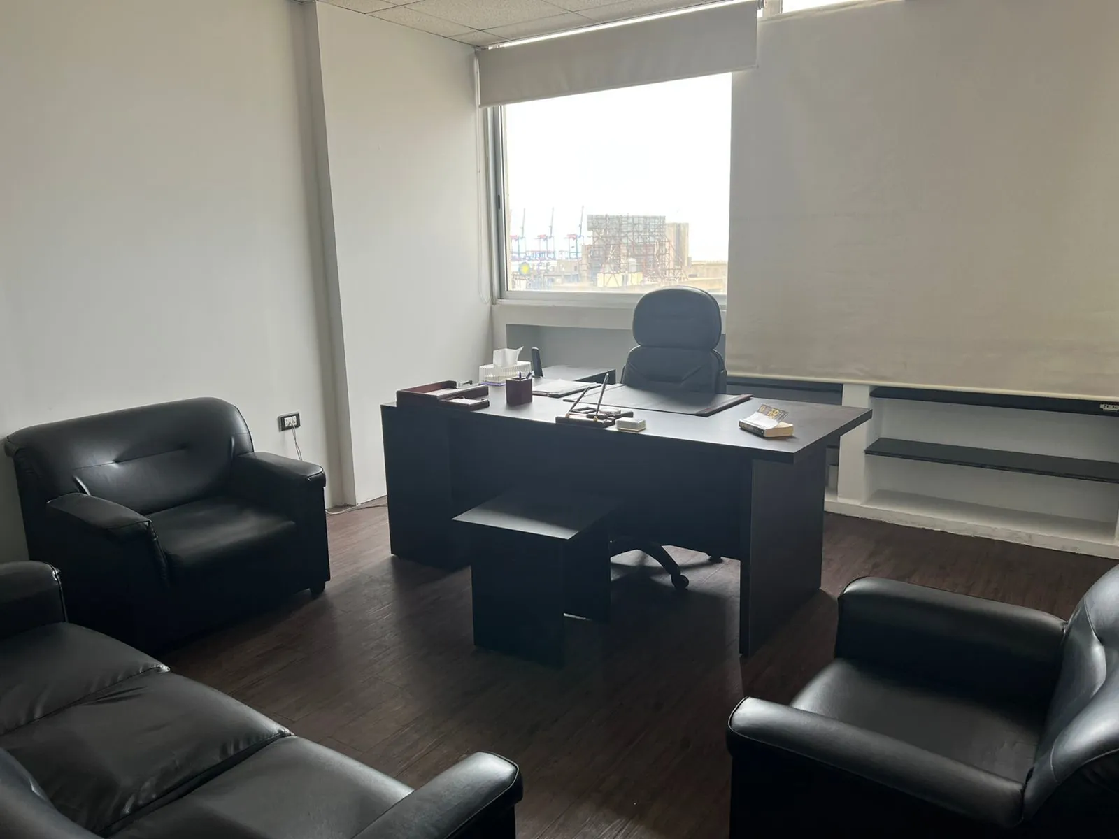 Semi-Furnished Office for Rent in Dora, Metn — الصورة 3