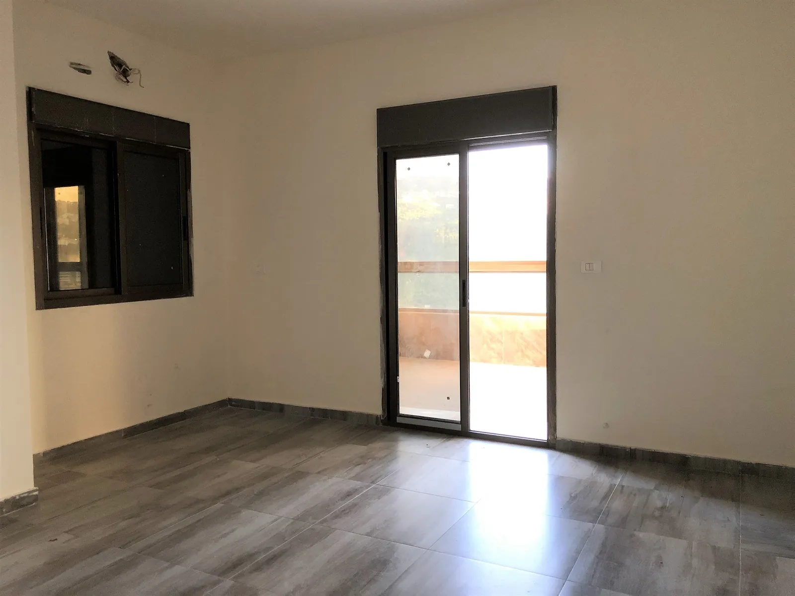 Duplex in Mansourieh, Metn with Panoramic Mountain View — الصورة 5