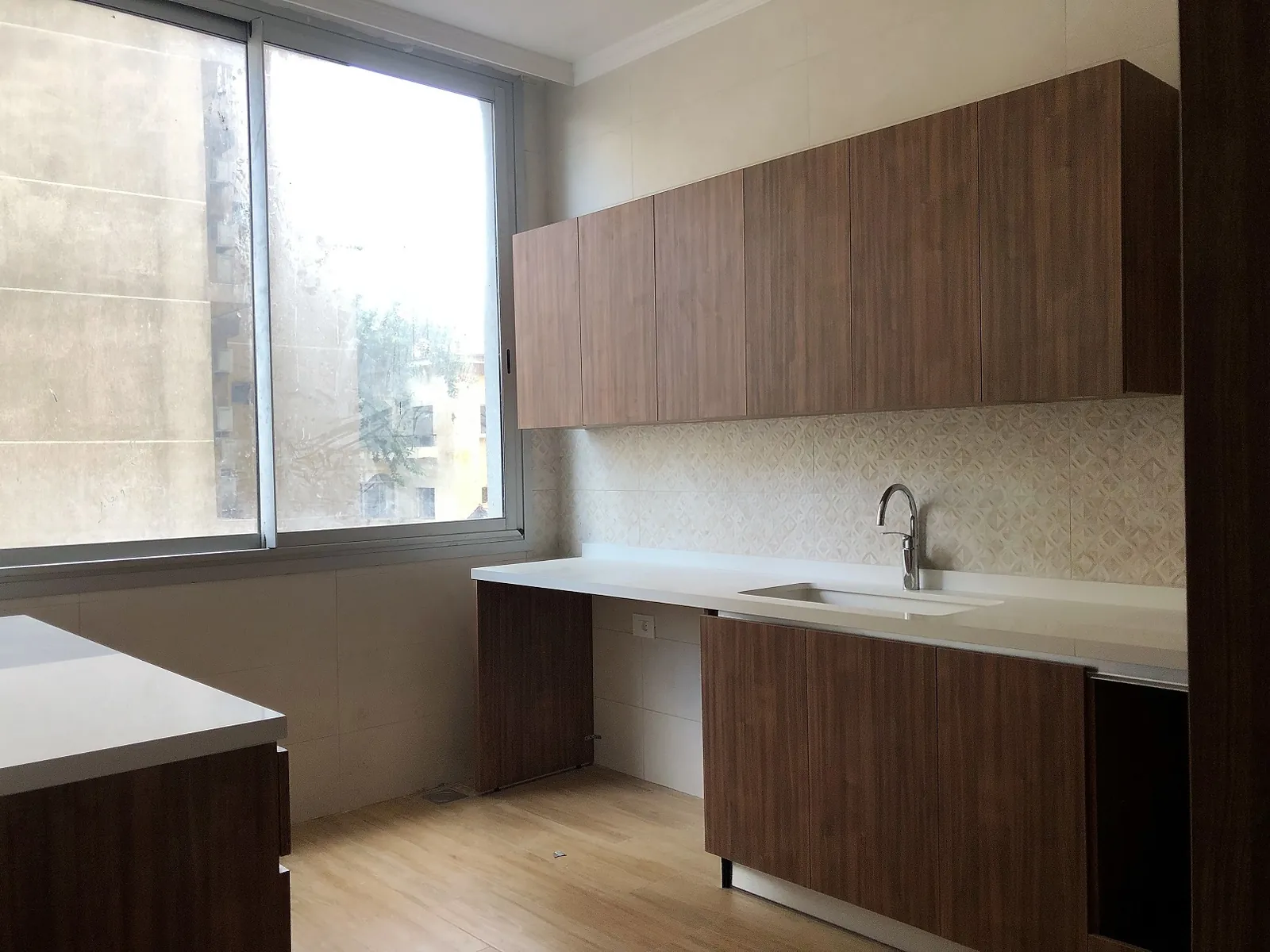 Prime Location Duplex in Ras El Nabaa, Beirut — الصورة 2