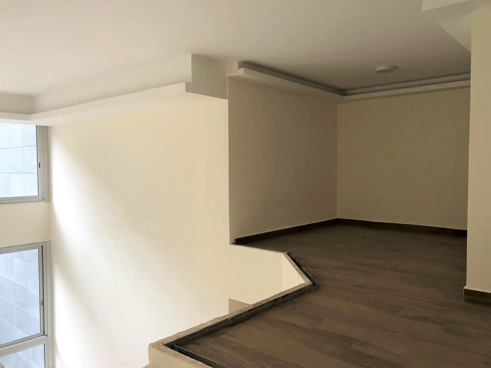 Prime Location Duplex in Ras El Nabaa, Beirut — الصورة 4