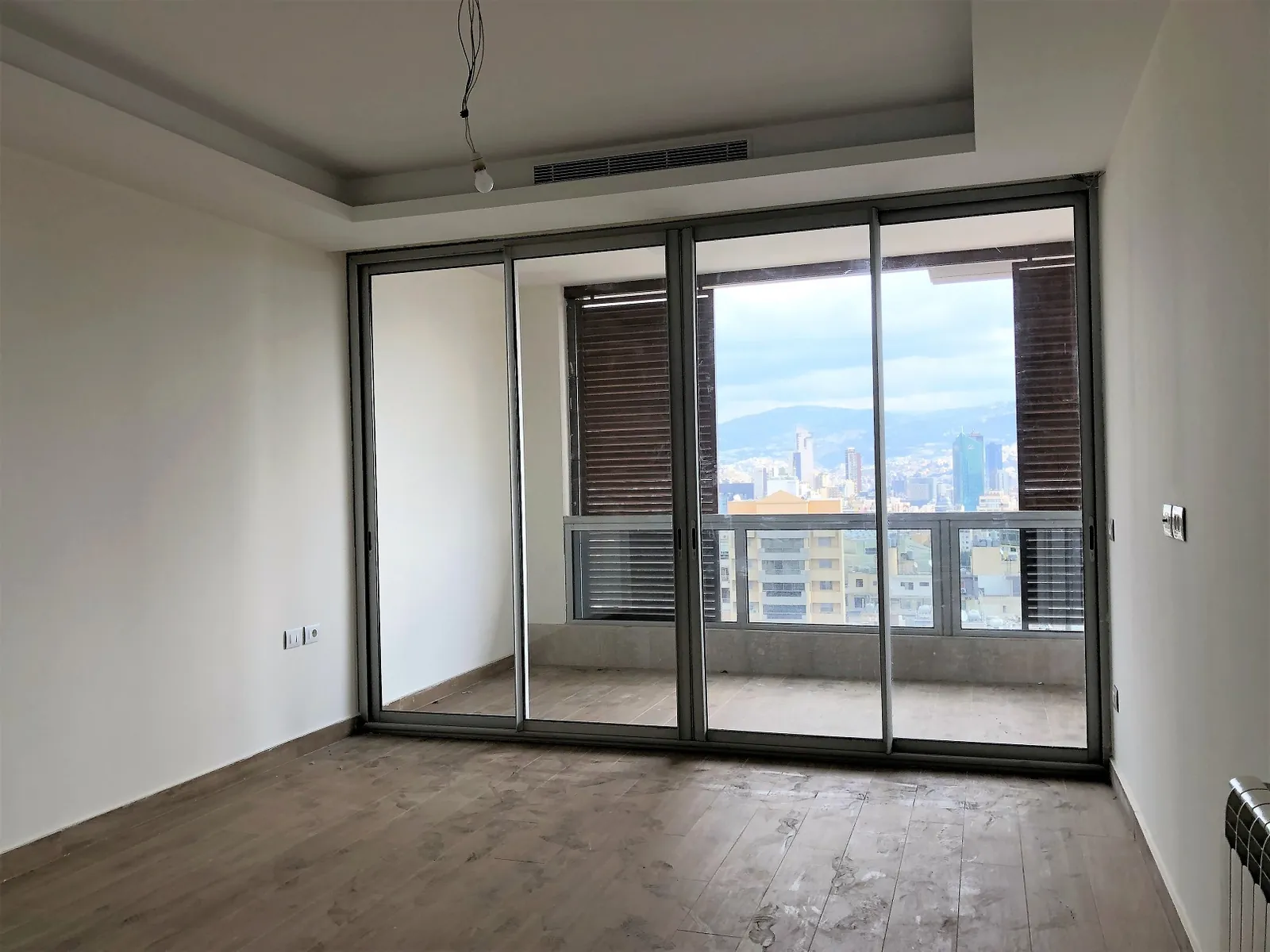 Apartment in Ras El Nabaa Beirut with Mountain and City View — الصورة 4