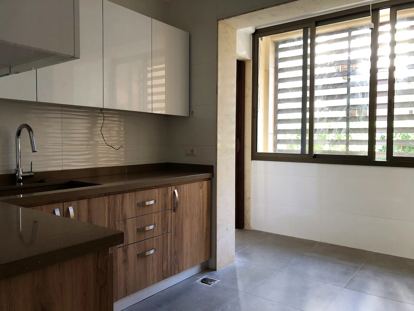 Prime Location Apartment in Ras El Nabaa, Beirut — الصورة 2