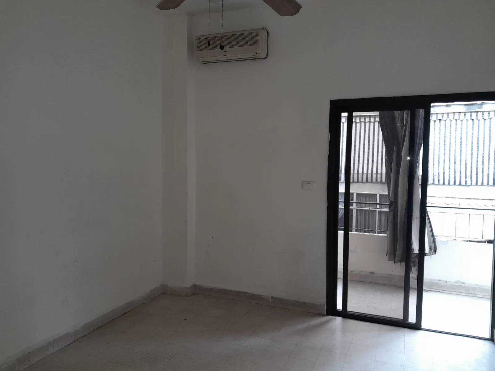 Apartment for Rent in Central Jdeideh, Metn — الصورة 5