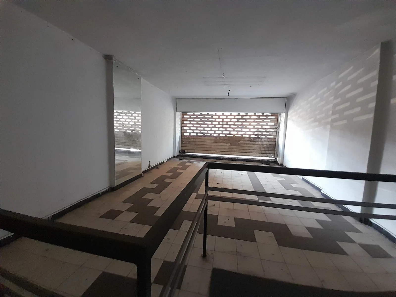 Triplex Shop in New Jdeideh, Metn — الصورة 3