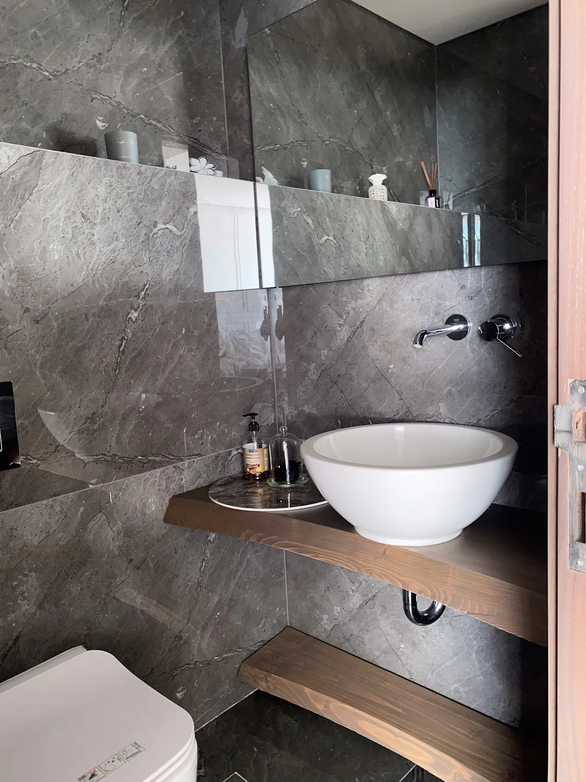 High-End Apartment in Ras El Nabaa, Beirut — الصورة 3