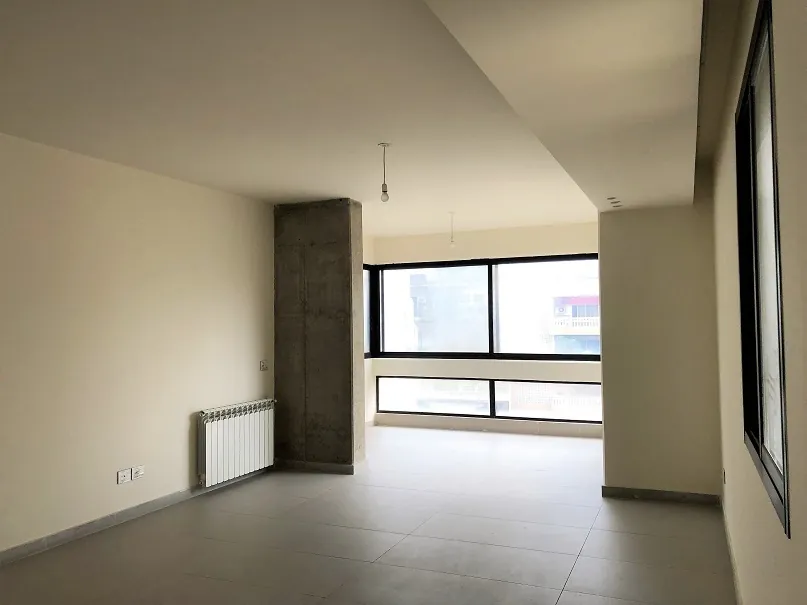 Apartment in Achrafieh Sioufi, Beirut with Partial Mountain View — الصورة 2