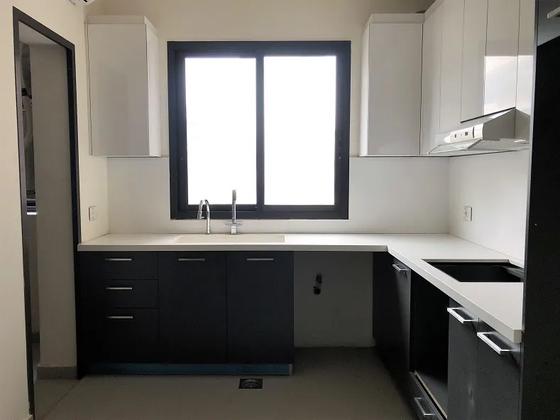 Apartment in Achrafieh Sioufi, Beirut with Partial Mountain View — الصورة 3
