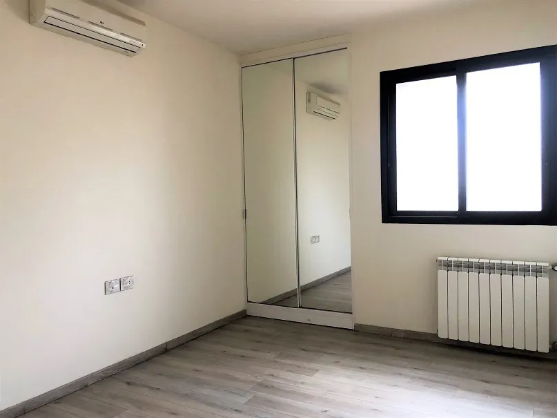 Apartment in Achrafieh Sioufi, Beirut with Partial Mountain View — الصورة 5
