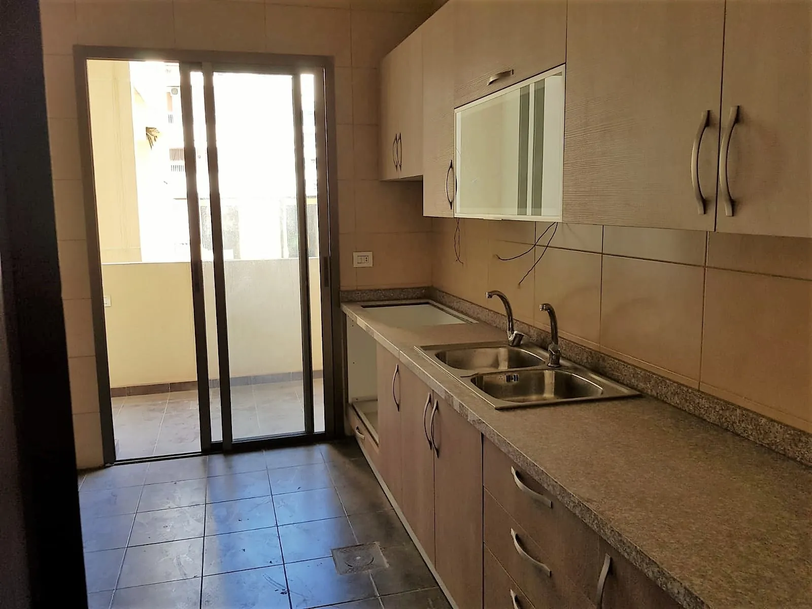 Prime Location Apartment in Salim Slem, Beirut — photo 3