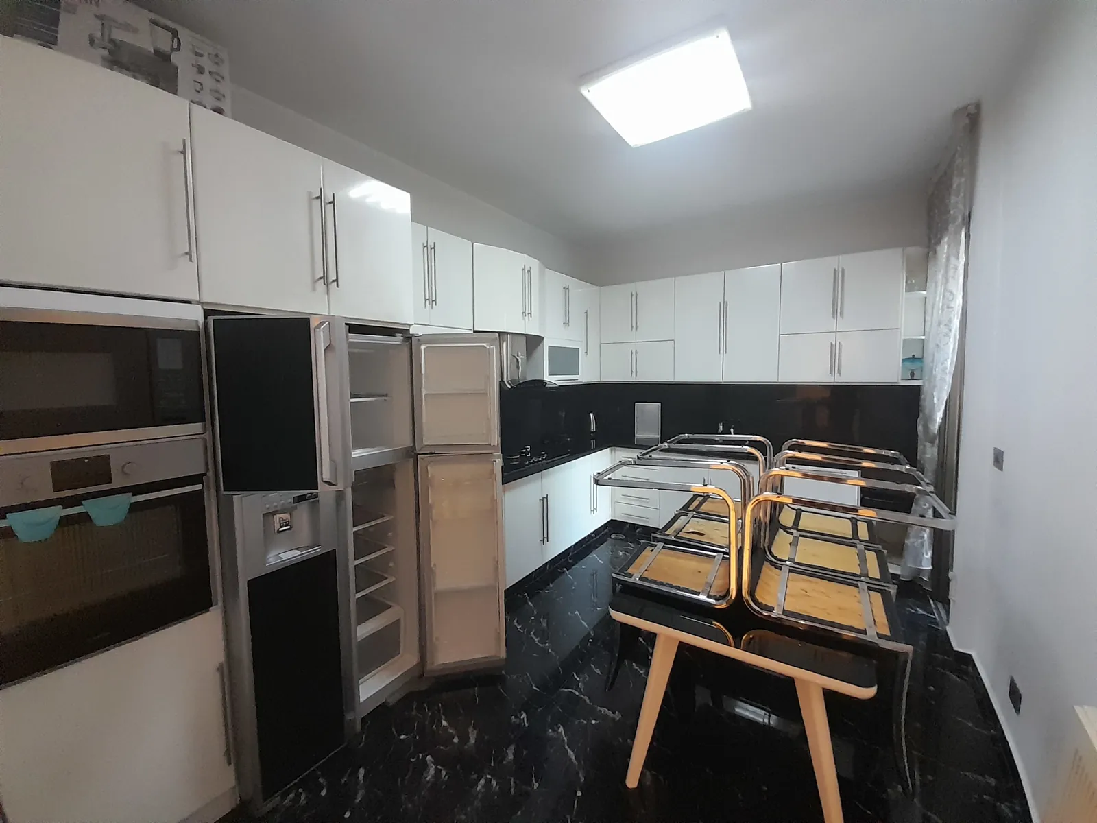 Fully Furnished Apartment for Rent in Central Jdeideh, Metn — الصورة 4
