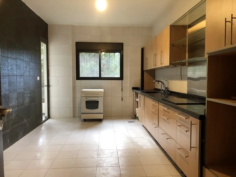 Apartment in Mansourieh with Mountain +Partial City and Sea View — الصورة 3
