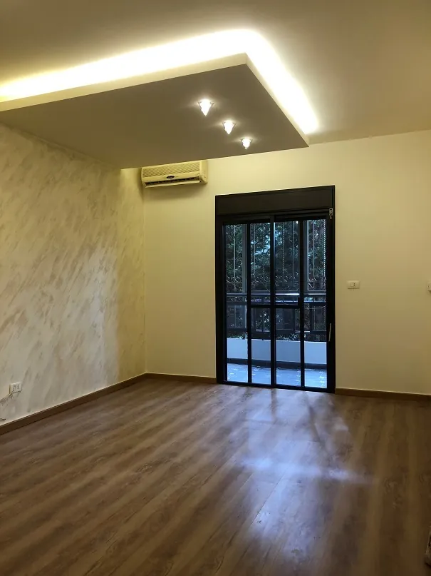 Apartment in Mansourieh with Mountain +Partial City and Sea View — الصورة 5