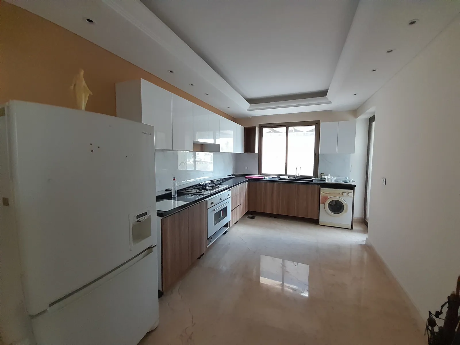 Apartment for Rent in Jdeideh, Metn with Terrace — الصورة 4
