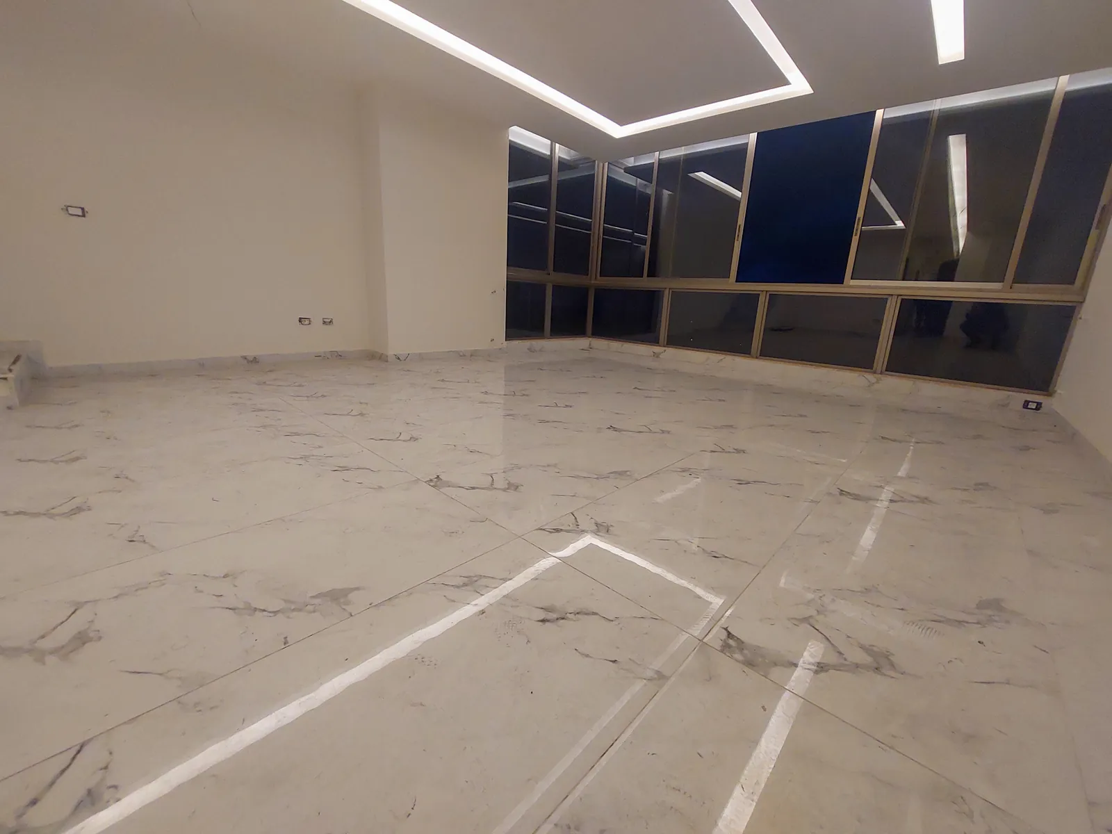 Duplex in Beit El Kikko, Metn with a Breathtaking Sea View — الصورة 2