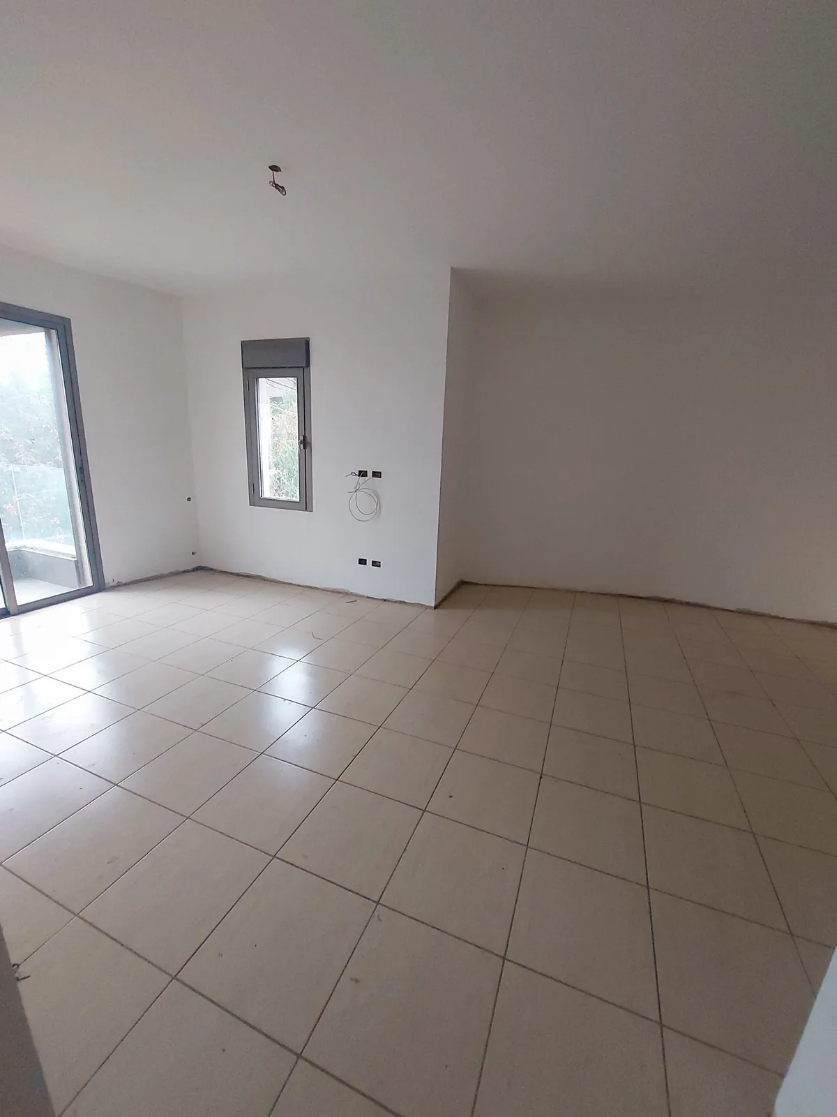 Apartment for Sale in Aoukar, Metn — الصورة 3