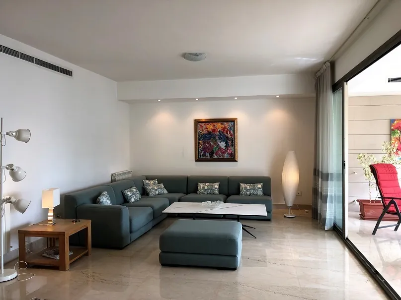 Apartment for Rent in Achrafieh, Beirut — الصورة 3