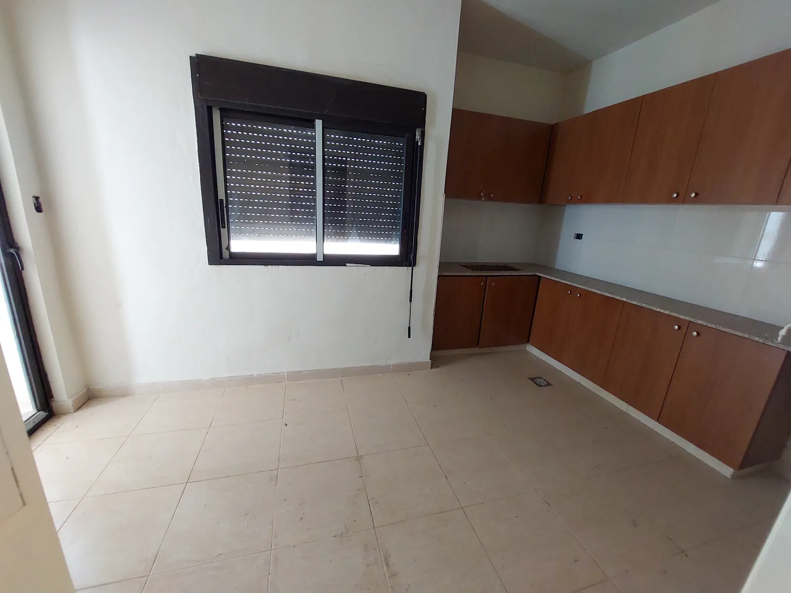Prime Location Apartment in Aoukar, Metn — photo 3