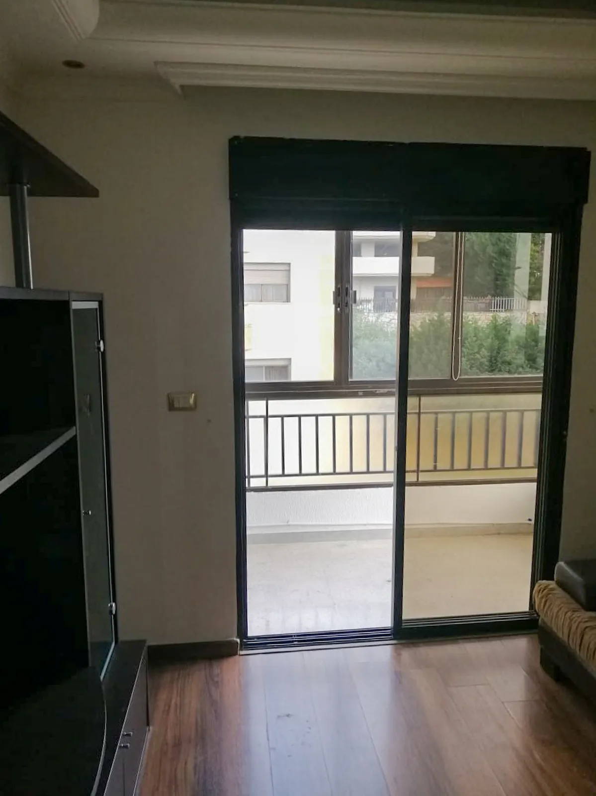 Semi-Furnished Apartment in Mazraat Yachouh, Metn with View — الصورة 4