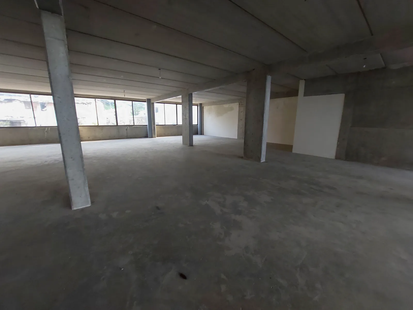 Industrial Warehouse for Sale or for Rent in Mazraat Yachouh, Metn — الصورة 4