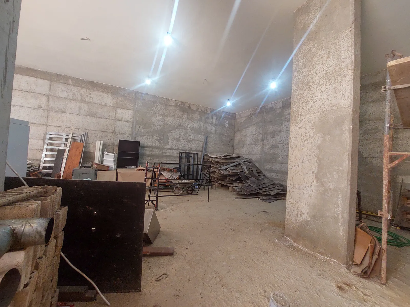Warehouse for Rent in Dbayeh, Metn