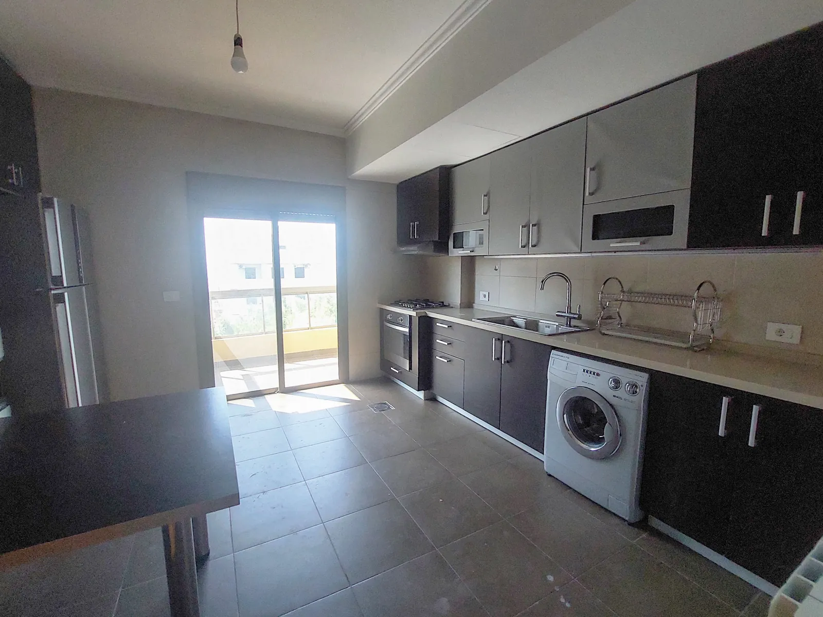 Semi-Furnished Apartment for Rent in Dbayeh, Metn — الصورة 4