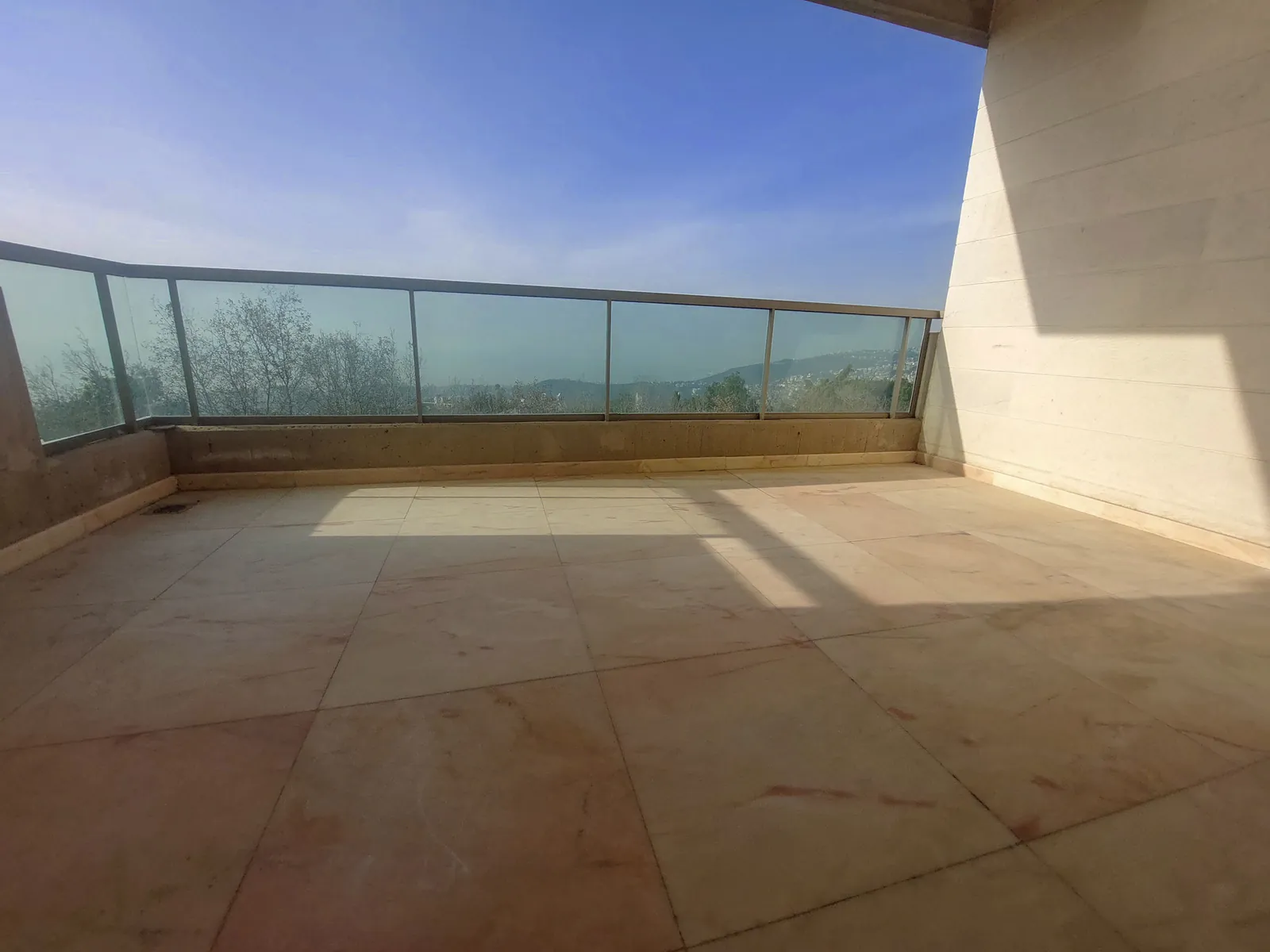 Apartment for Sale or for Rent in Ain Aar, Metn
