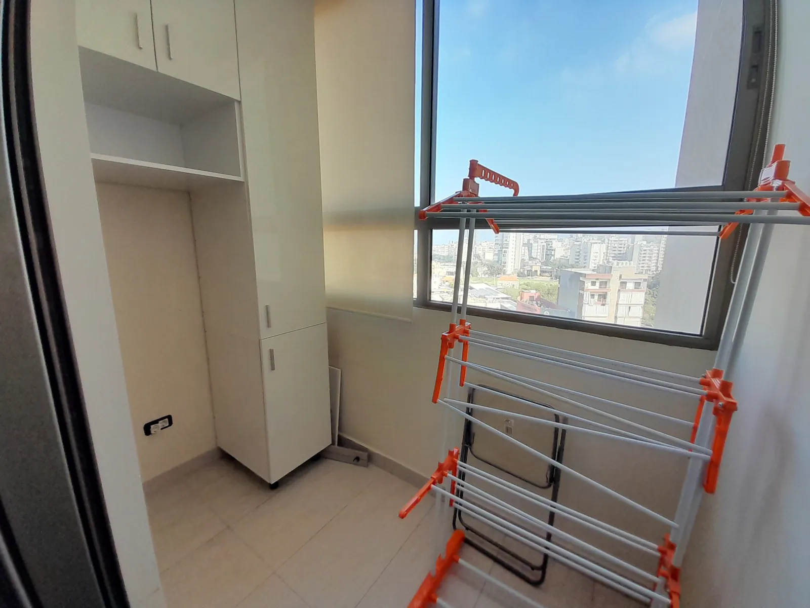 Apartment for Rent in Jdeideh, Metn with Open View — الصورة 4