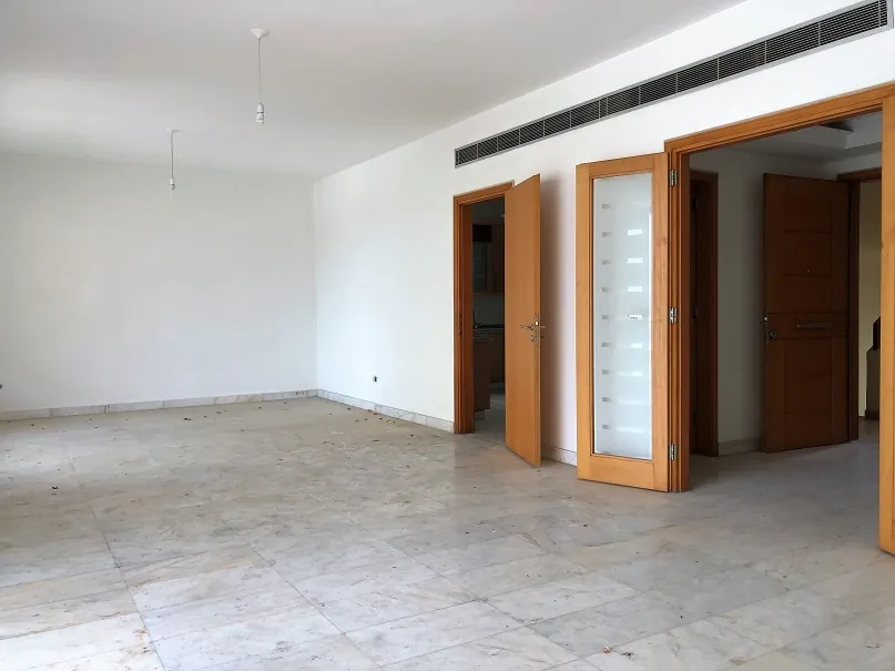 Apartment in Achrafieh, Beirut with City View — photo 2