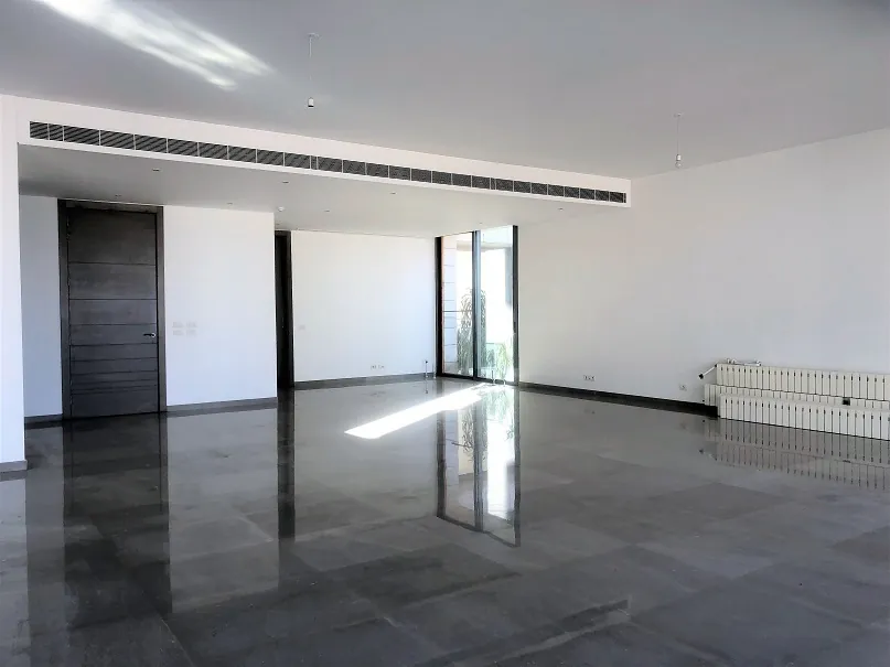 Luxurious Apartment in Achrafieh, Beirut with Sea & Mountain View — photo 2