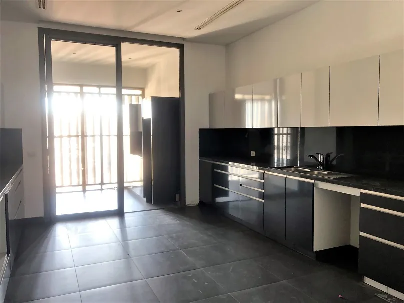Luxurious Apartment in Achrafieh, Beirut with Sea & Mountain View — photo 4