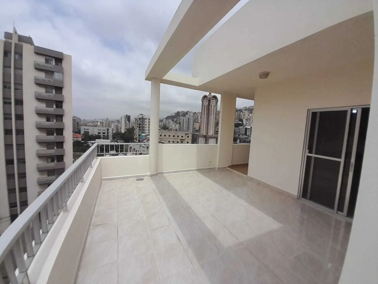 Furnished Apartment in Jdeideh with Sea & Mountain View — الصورة 3