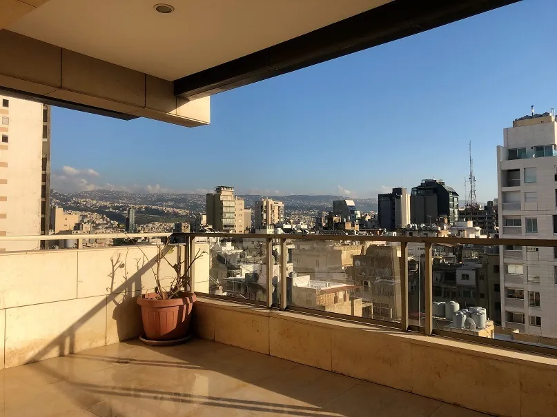 Fully Furnished Modern Apartment for Rent in Achrafieh, Beirut — الصورة 1