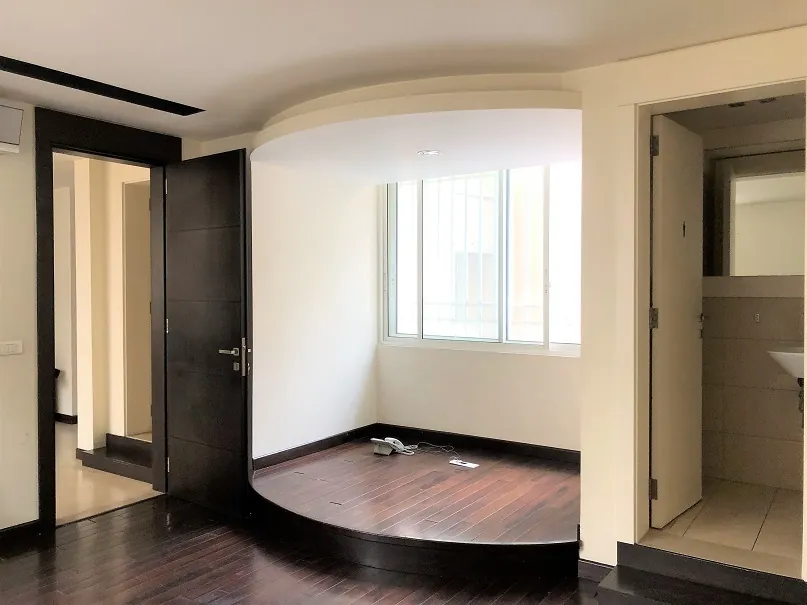 Prime Location Office for Rent in Achrafieh, Beirut — الصورة 4