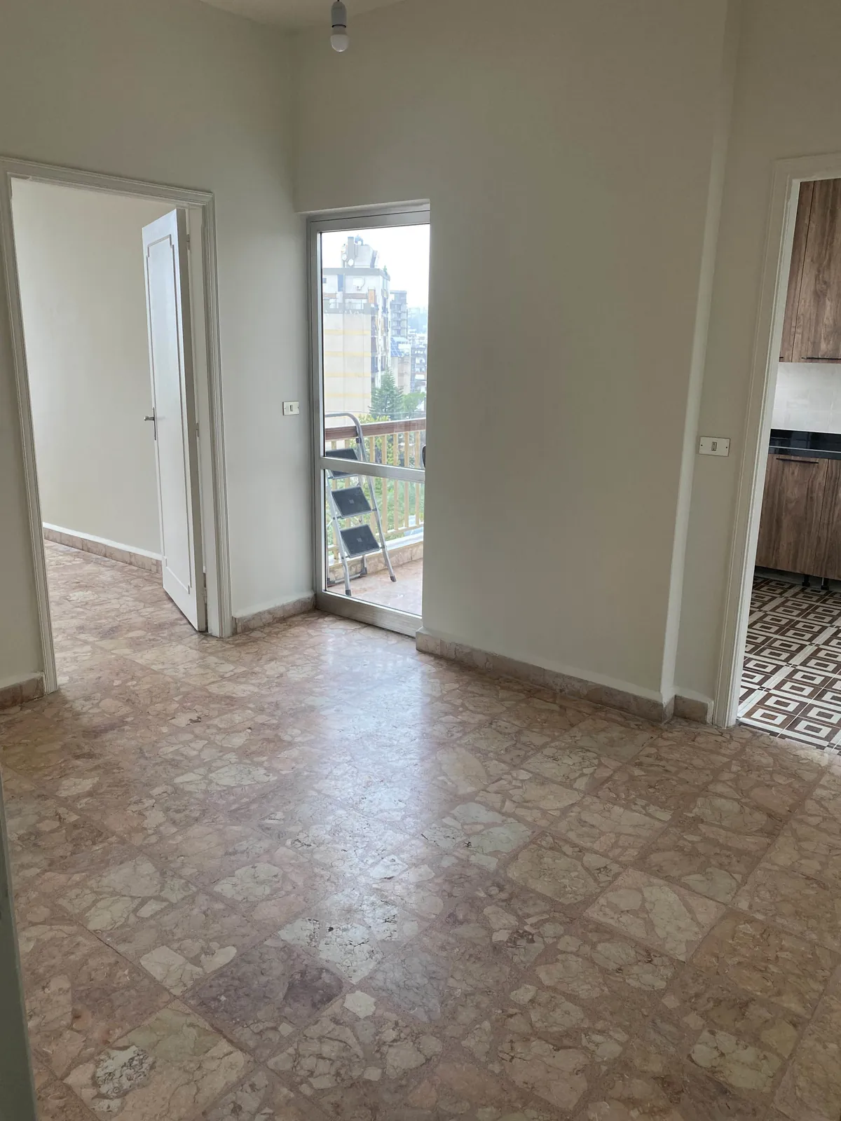 Apartment for Rent in Jal El Dib, Metn with Sea View — الصورة 4