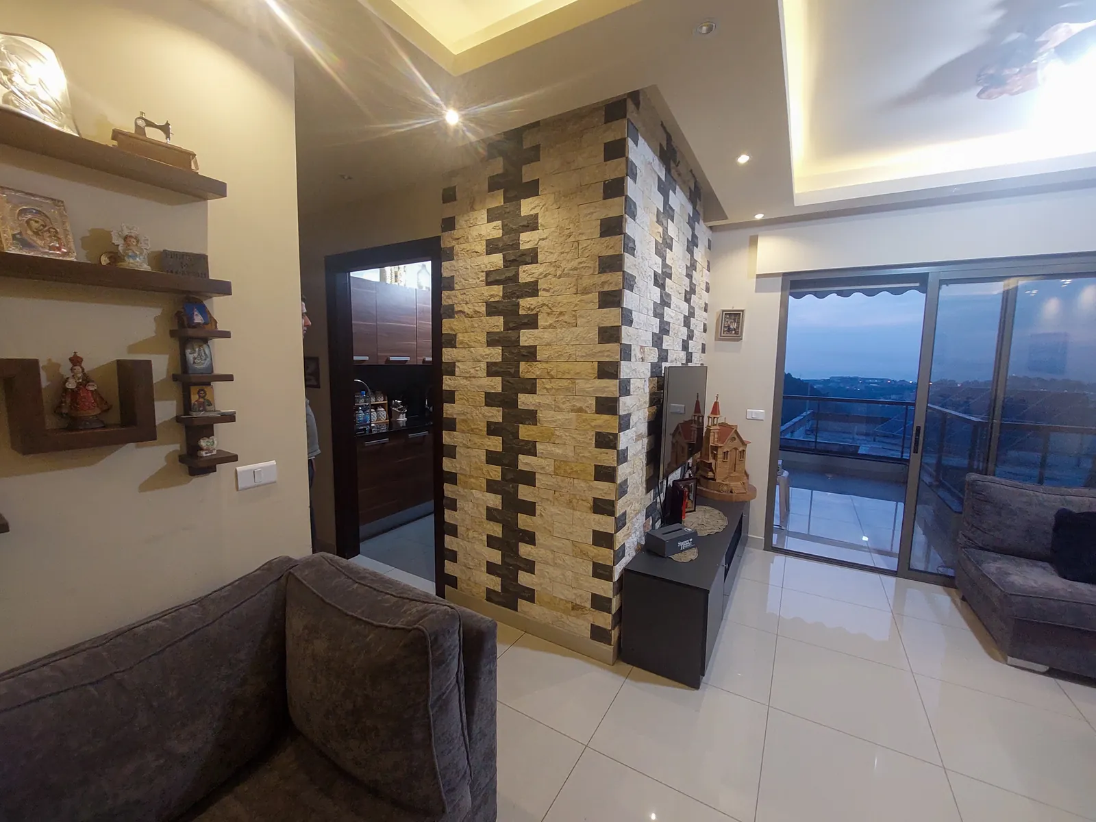 Decorated Apartment in Zikrit, Metn with Sea View — الصورة 5