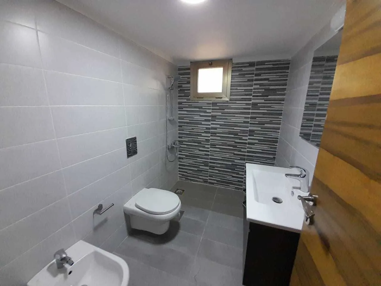 Apartment for Rent in Roumieh, Metn with Mountain View — الصورة 4
