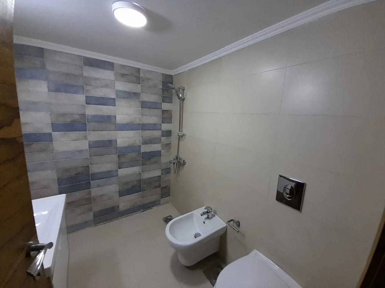 Apartment for Rent in Roumieh, Metn with Mountain View — الصورة 5