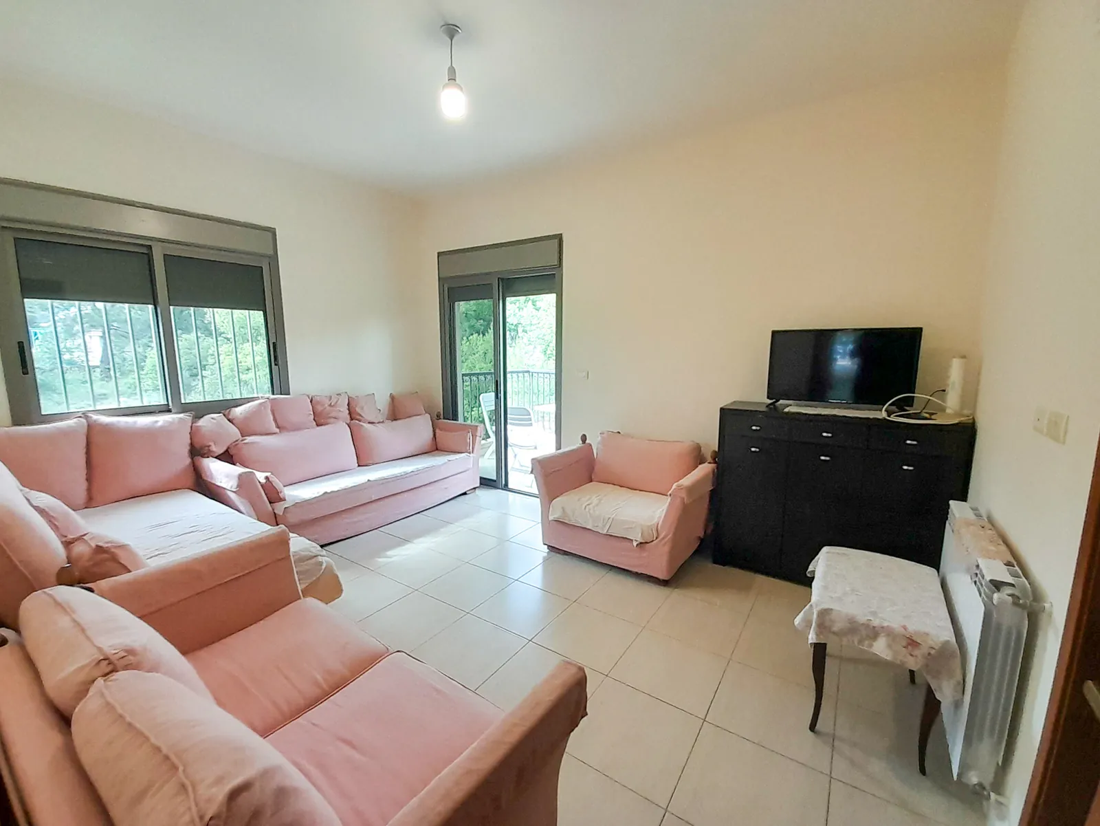 Apartment for Sale or for Rent in Douar, Metn with Mountain View — الصورة 2
