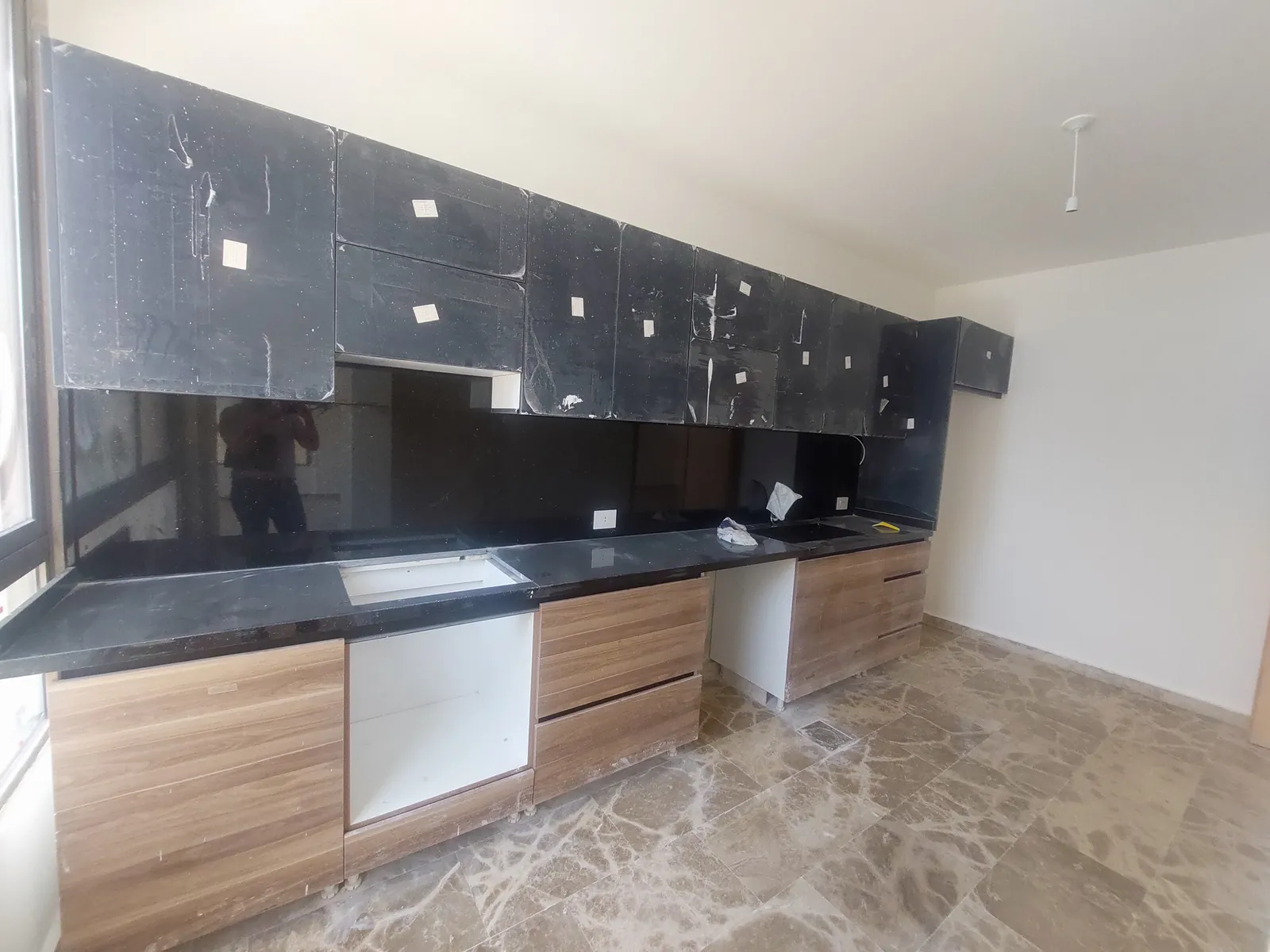 Brand New Apartment in Zikrit, Metn — الصورة 3