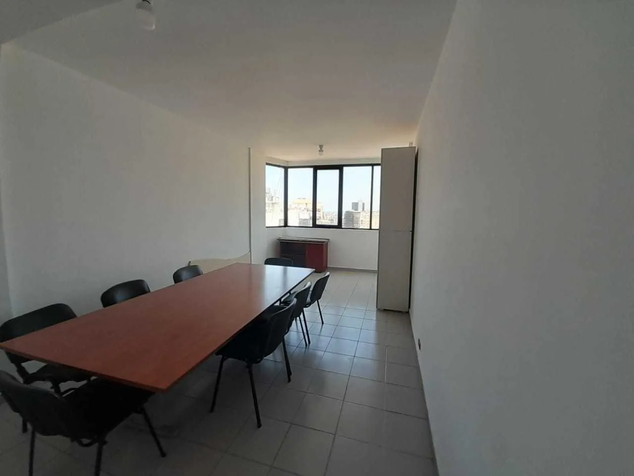 Prime Location Office for Rent in Jdeideh, Metn — الصورة 2