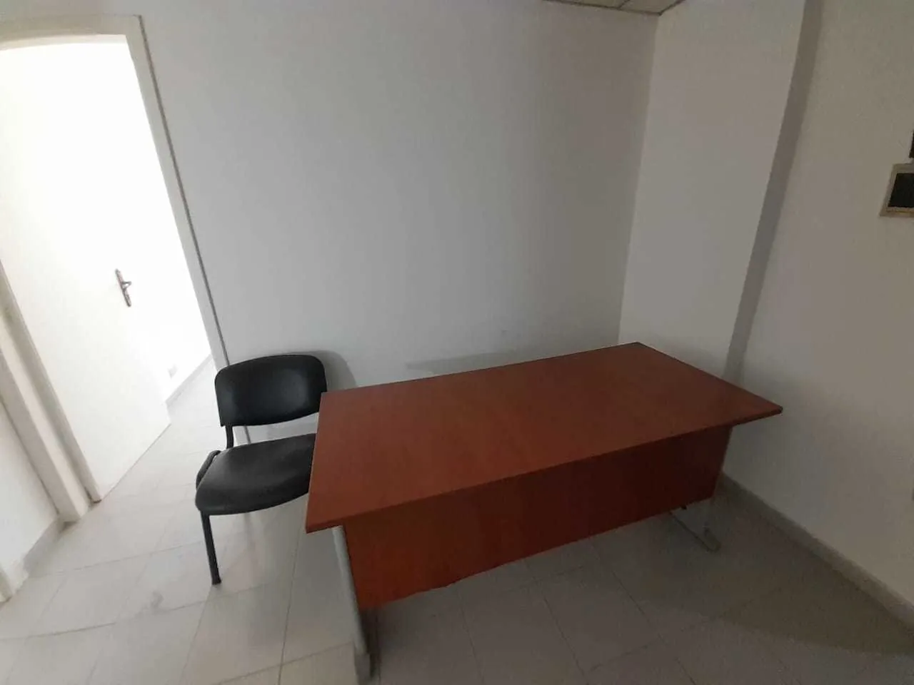 Prime Location Office for Rent in Jdeideh, Metn — الصورة 4