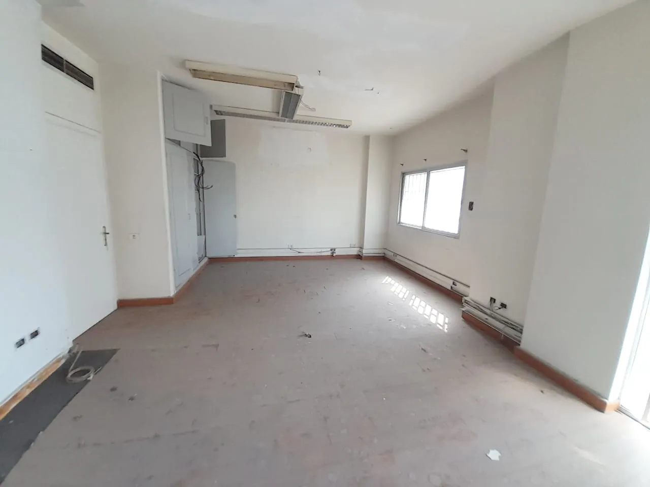 Prime Location Office/Apartment in Sin El Fil, Metn — الصورة 2