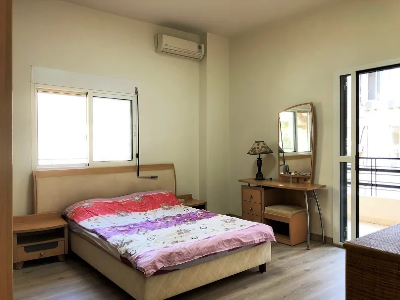 Fully Furnished & Renovated Apartment in Achrafieh, Beirut — الصورة 5